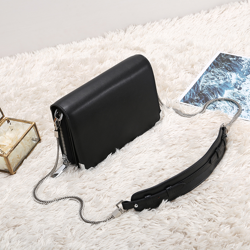 black casual crossbody bag