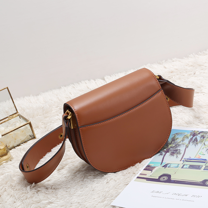  wide strap black saddle bag
