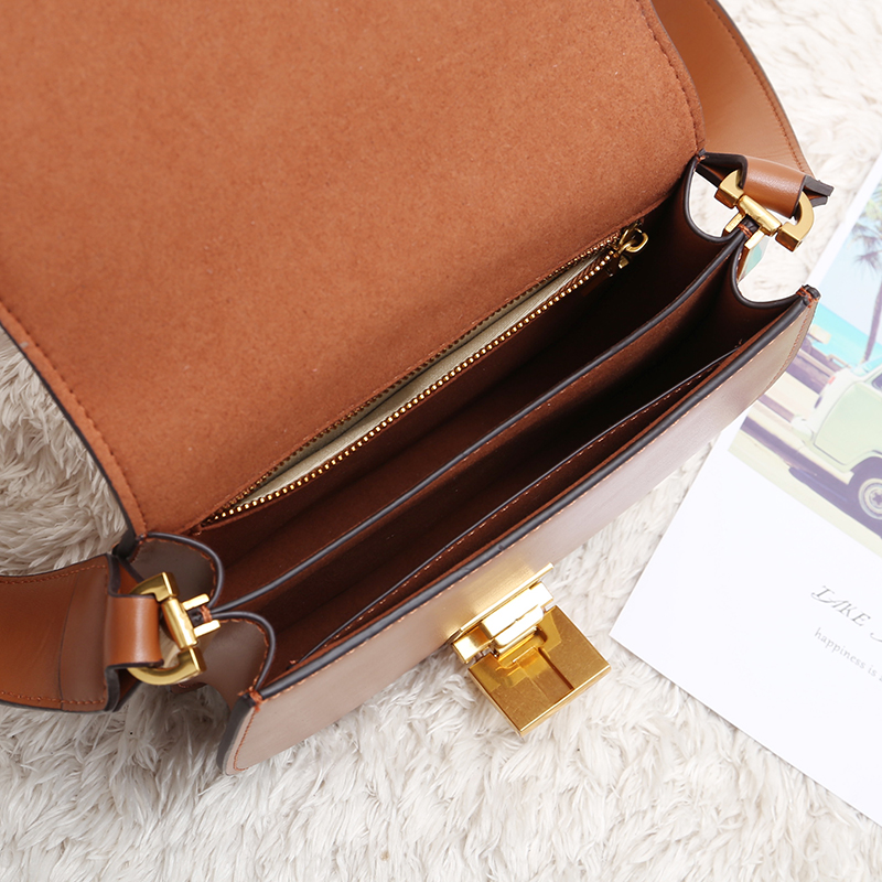 nice tan shoulder bag