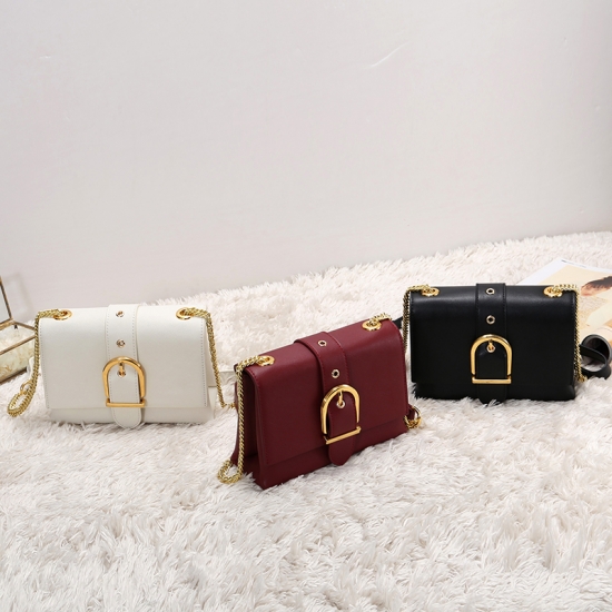  black chain crossbody purse