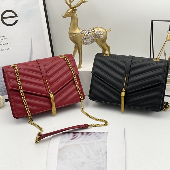 shoulder bag with metal tassel